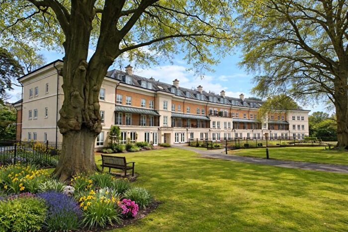 2 Bedroom Apartment To Rent In Woking, Surrey, GU22