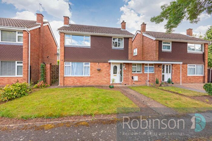 3 Bedroom Link Detached House For Sale In Ribstone Road, Maidenhead, Berkshire, SL6