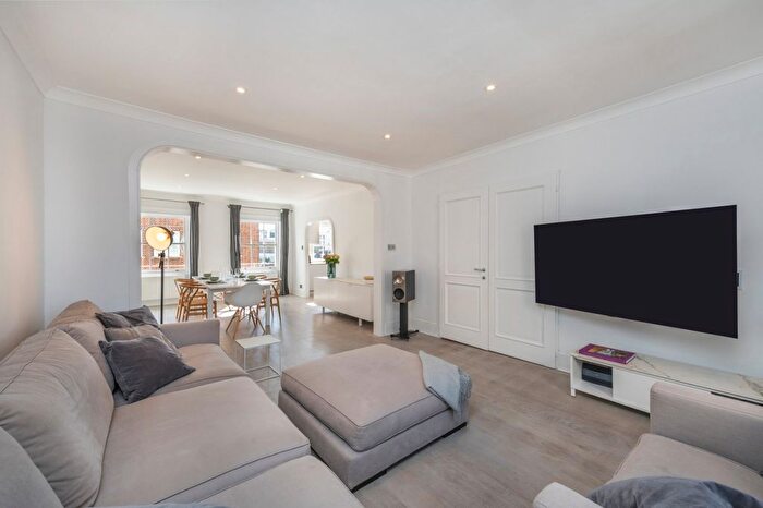 3 Bedroom Property For Sale In Clifton Place, Hyde Park, W2