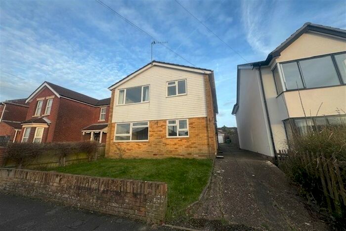 2 Bedroom Flat To Rent In Ash Tree Road, Southampton, SO18