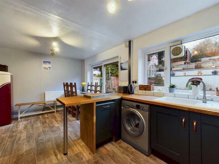 3 Bedroom Detached House For Sale In Portreath Drive, Allestree, Derby