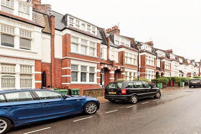 1 Bedroom Flat To Rent In Glenmore Road, Belsize Park, NW3