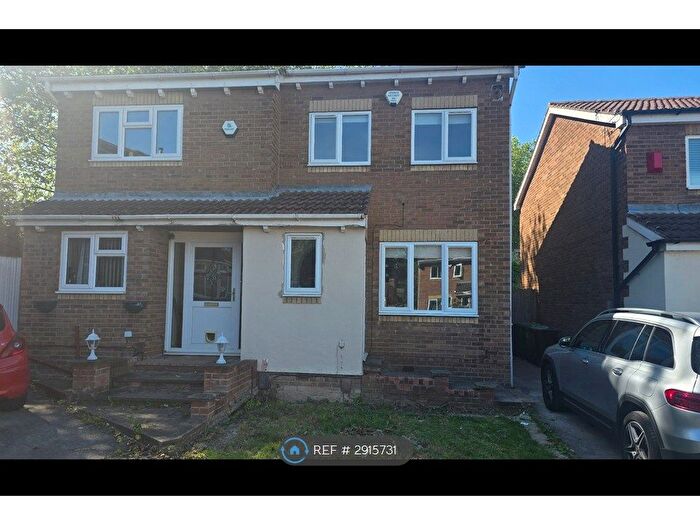 2 Bedroom Semi-Detached House To Rent In Gunn Close, Nottingham, NG6