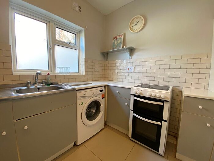 2 Bedroom Flat To Rent In Kingsland Road, Hemel Hempstead, HP1