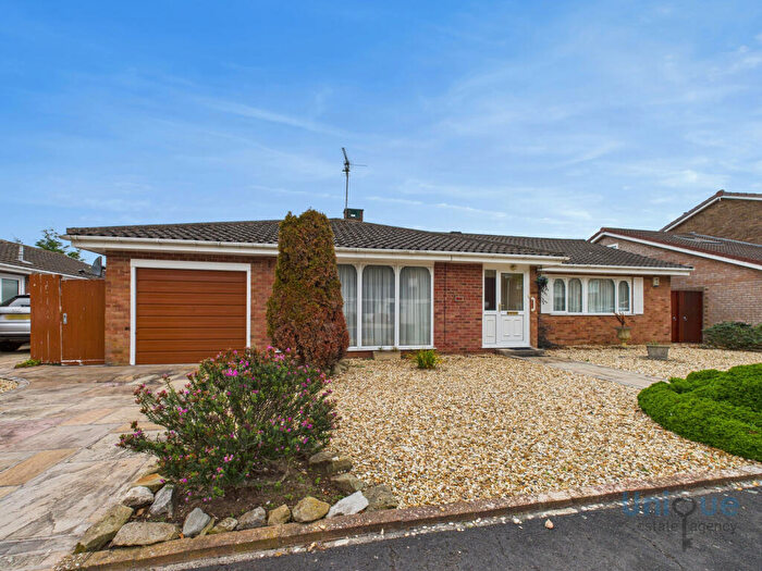 3 Bedroom Bungalow For Sale In Hall Park Drive, Lytham St. Annes, FY8