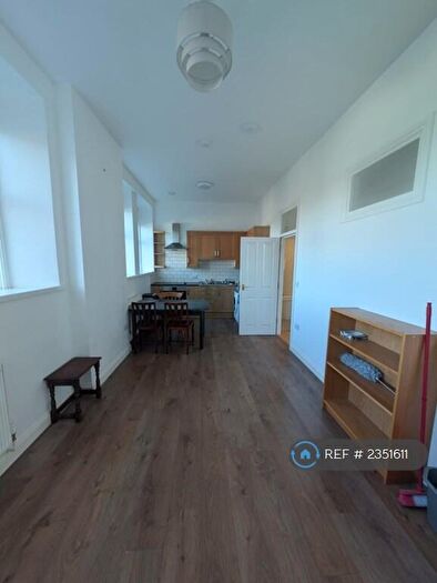 2 Bedroom Flat To Rent In Victoria House, Lancaster, LA1