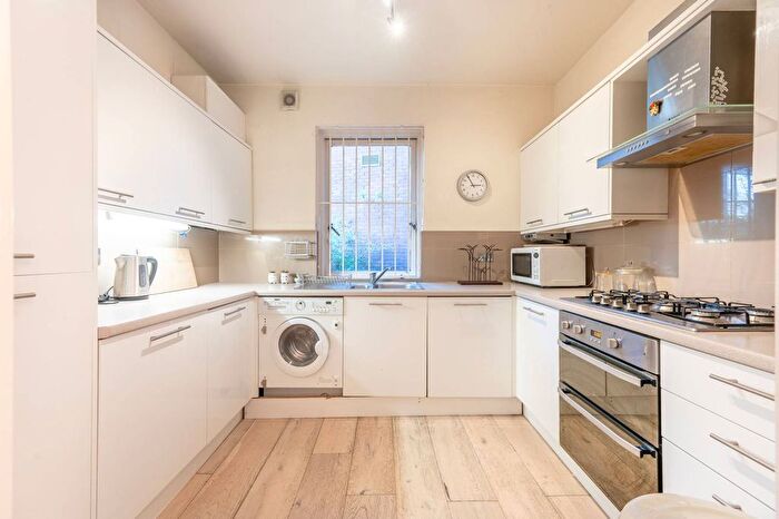 2 Bedroom Flat For Sale In Napier Place, Holland Park, London, W14