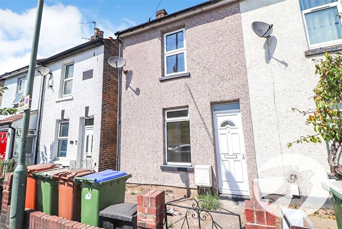 3 Bedroom End Terrace House For Sale In Manor Road, Erith, DA8