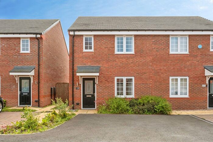 3 Bedroom Semi-Detached House For Sale In Hawk Drive, Dunsville, Doncaster, DN7