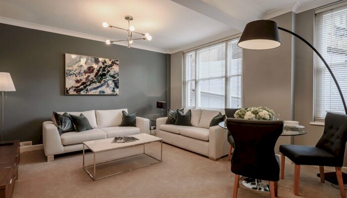 1 Bedroom Flat To Rent In Hill Street, London, W1J
