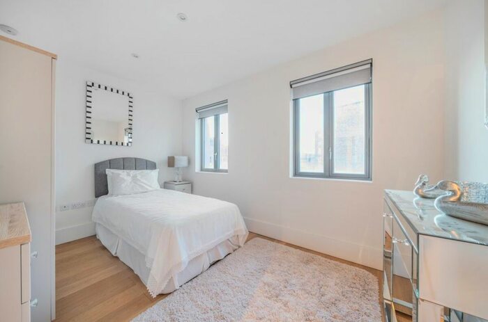 4 Bedroom Town House To Rent In Greenwich High Road, London, SE10