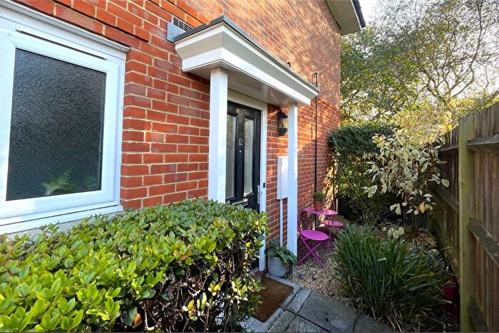 1 Bedroom Flat To Rent In Doveton House, Beaumaris Parade, Balmoral Drive, GU16