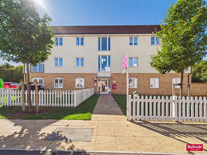 2 Bedroom Flat For Sale In Cloughton Avenue, Braintree, Essex, CM7