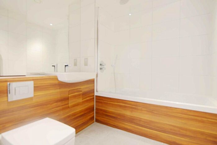 1 Bedroom Flat To Rent In Canalside Square, London, N1