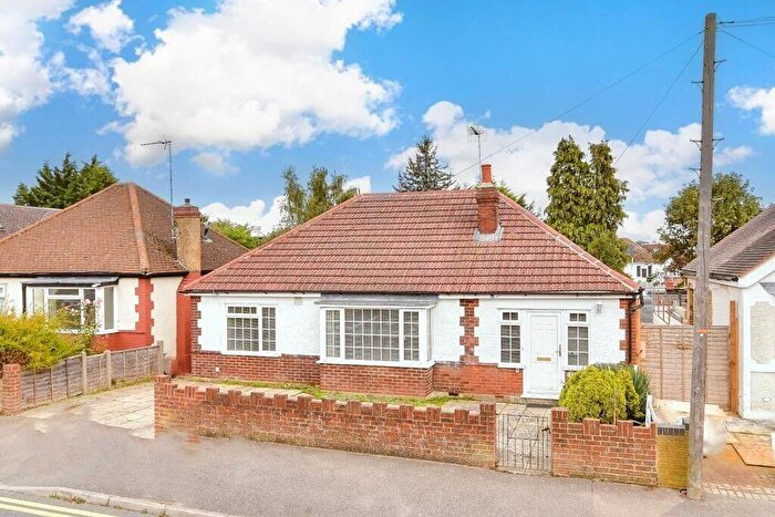 3 Bedroom Detached Bungalow For Sale In Gerrard Avenue, Rochester, ME1