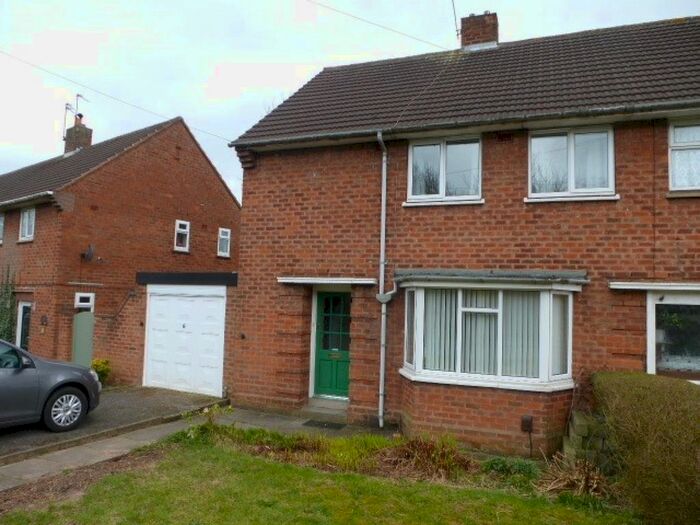 3 Bedroom Semi-Detached House To Rent In Windmill Crescent, Wolverhampton, WV3