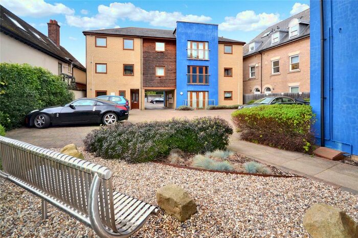 2 Bedroom Flat To Rent In Farthing Court, Broomfield Road, Chelmsford, Essex, CM1