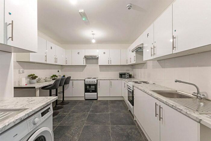 6 Bedroom Semi Detached House To Rent In Radcliffe Road, Harrow, London, HA3