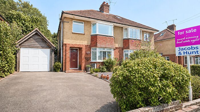 3 Bedroom Semi-Detached House For Sale In Oaklands Road, Petersfield, Hampshire, GU32