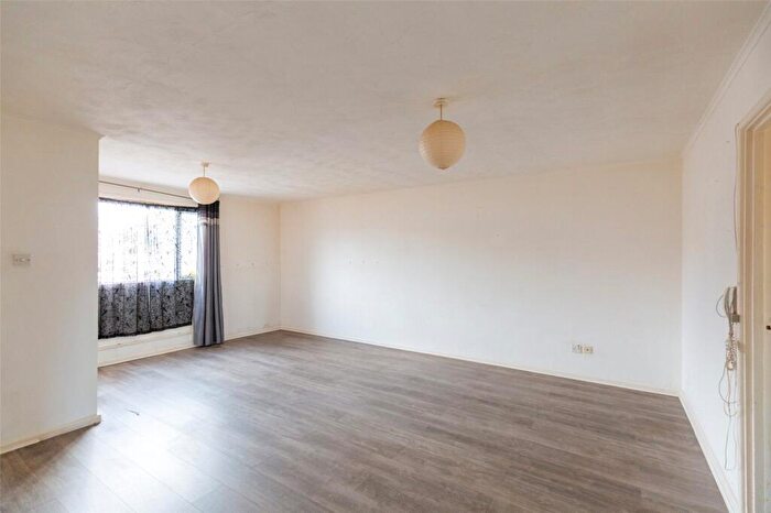 2 Bedroom Apartment For Sale In Southmead Road, Southmead, Bristol, BS10