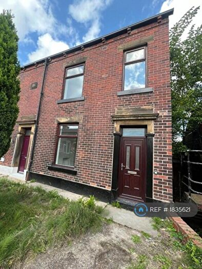 3 Bedroom End Of Terrace House To Rent In Featherstall Road, Littleborough, OL15