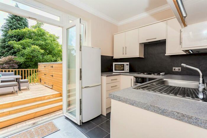 1 Bedroom Apartment To Rent In Bramley Road, Cheam, Sutton, SM2