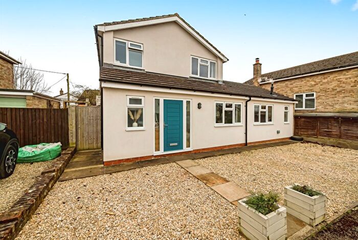 5 Bedroom Detached House For Sale In Lower Farm Close, Shabbington, Aylesbury, HP18