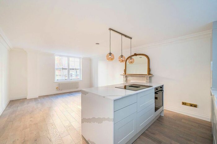 2 Bedroom Flat To Rent In Collingham Gardens, South Kensington, London, SW5