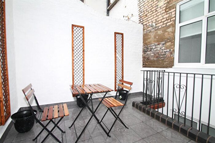1 Bedroom Flat To Rent In Hornsey Road, London, N19