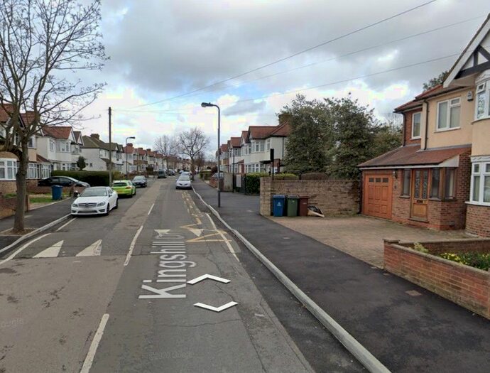 Studio To Rent In Kingshill Drive, Harrow, Greater London, HA3