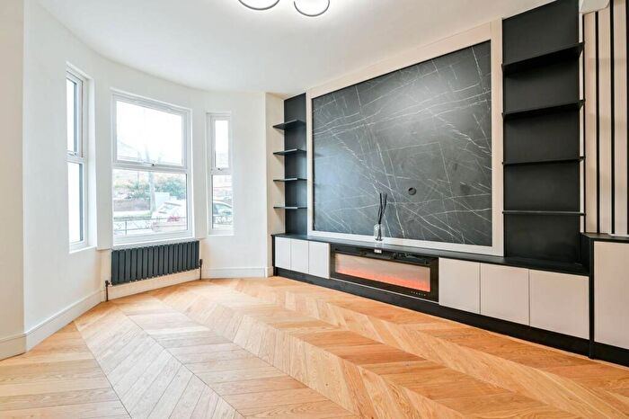 5 Bedroom Terraced House For Sale In Browning Street, Elephant And Castle, London, SE17