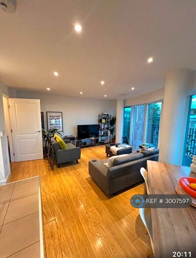2 Bedroom Flat To Rent In Atkins Square, London, E8