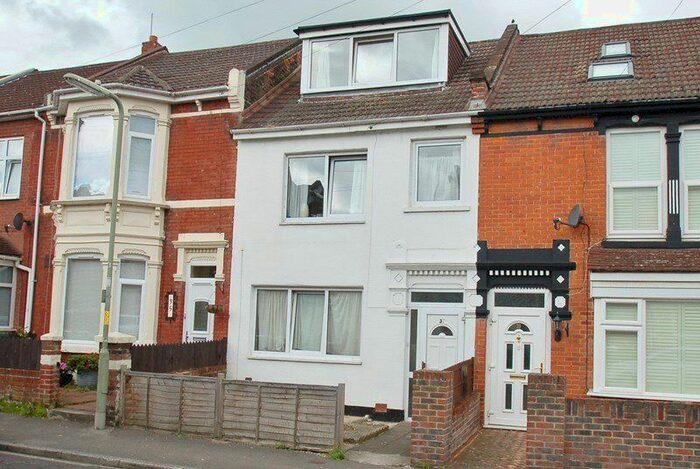 5 Bedroom Terraced House To Rent In Parham Road, Gosport, Hampshire PO12