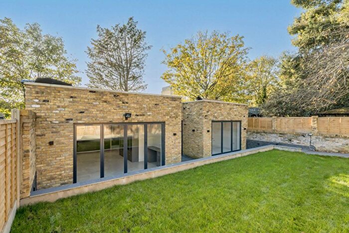 2 Bedroom Property To Rent In Madeley Road, London, W5