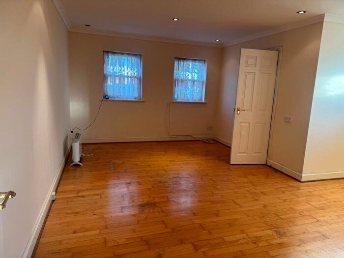 1 Bedroom Apartment To Rent In Fountain Court Westbury, Cheshunt, EN8