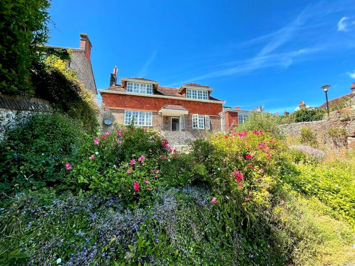 3 Bedroom Detached House To Rent In Bull Lane, Lewes, BN7