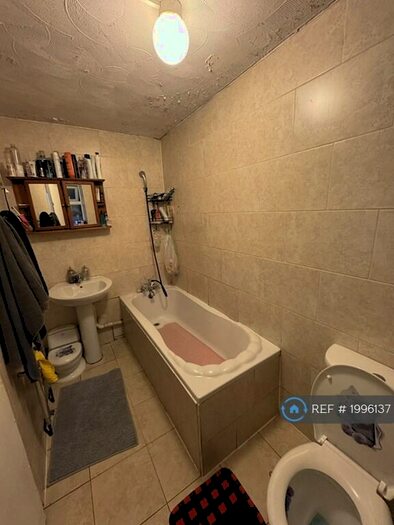 2 Bedroom Flat To Rent In Derby Road, Southampton, SO14