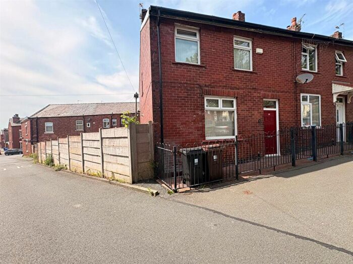 3 Bedroom End Of Terrace House For Sale In Hague Place, Stalybridge, SK15