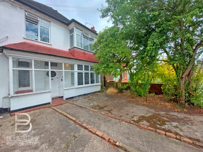 1 Bedroom Flat To Rent In Broadlands Avenue, London, SW16