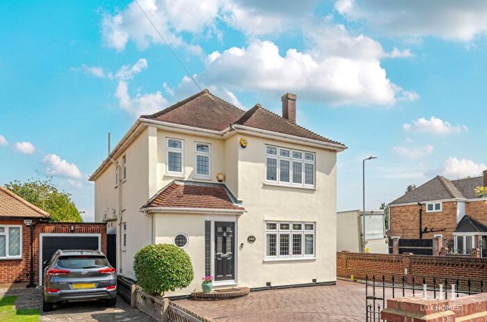 4 Bedroom Detached House For Sale In Lynkay, Lambs Lane North, Rainham, RM13