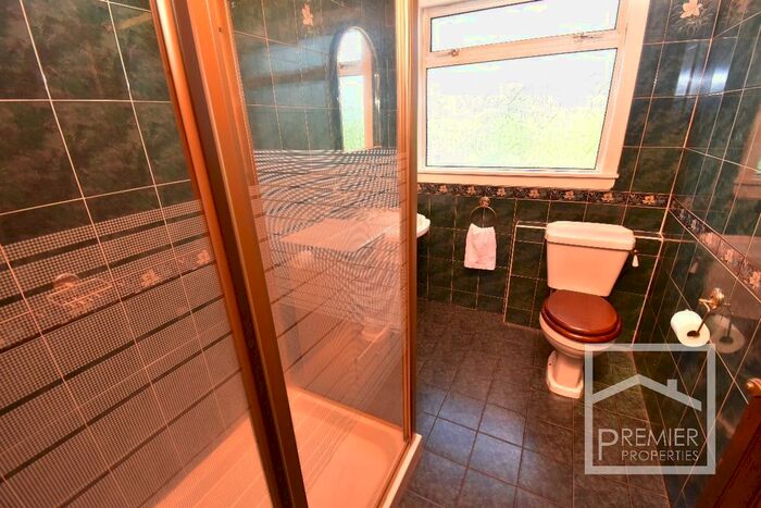 2 Bedroom Bungalow For Sale In Kylepark Drive, Uddingston, Glasgow, G71