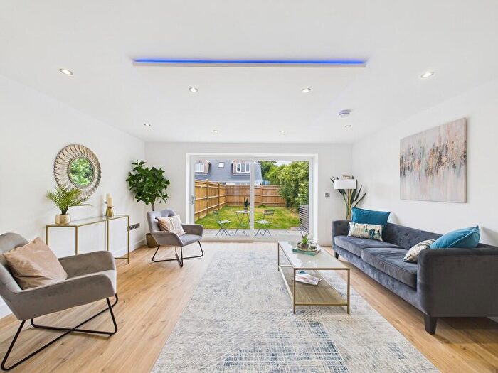 3 Bedroom Semi-Detached House To Rent In Crabtree Lane, Lancing, BN15