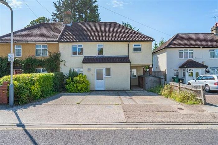 2 Bedroom Maisonette To Rent In Manor Waye, Uxbridge UB8