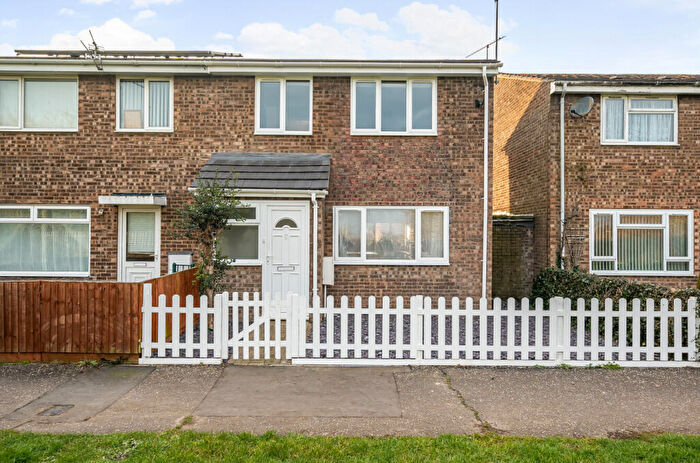 3 Bedroom Semi-Detached House For Sale In Yare Avenue, Witham, Essex, CM8