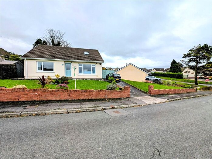 3 Bedroom Bungalow For Sale In Glanbran Road, Birchgrove, Swansea, SA7
