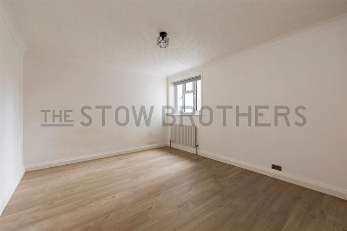 2 Bedroom Flat To Rent In Wood Street, London, E17