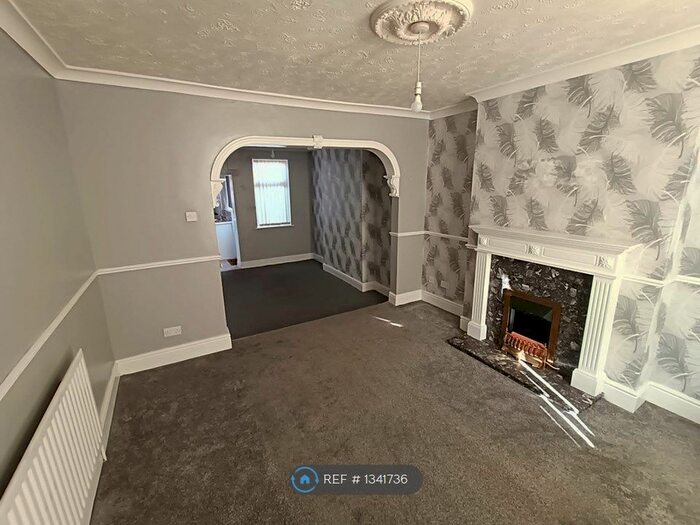 2 Bedroom End Of Terrace House To Rent In Montague St, Nottingham, NG6
