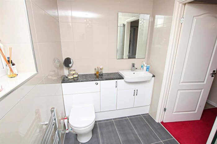 3 Bedroom Semi Detached House For Sale In The Close, Norton, Doncaster, DN6