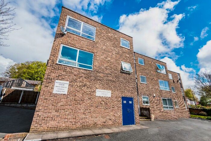 2 Bedroom Flat To Rent In Wensleydale Court, Stainbeck Lane, Chapel Allerton, Leeds, LS7