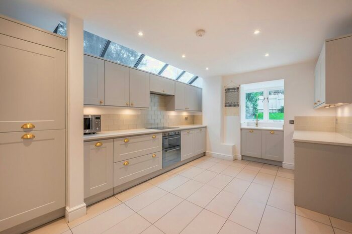 3 Bedroom Detached House To Rent In Cheseman Street, London, SE26